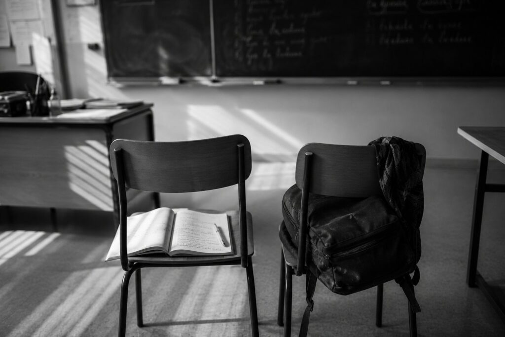En Allemagne, un jeune prof est tutoré pendant 18 mois. En France, il est jeté seul dans une classe de seconde.